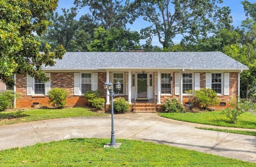 Dunean House | NEW 3BR Retreat Close to Downtown - Quiet Spot