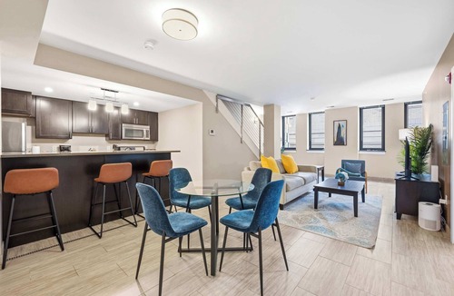 Capitol City Apartment | New 3BR Stylish Downtown Suite