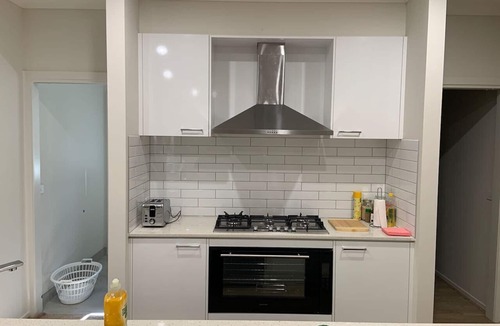 Clyde House | New 4.5 BR Modern Home @Clyde