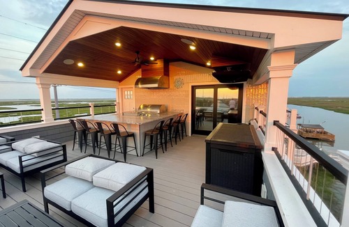 Cape May Court House House | New 4,500 Sq.ft. 14 Guests, 5 Bed, 5 Bath, SkyDeck, Spa, Elevator, Docks, WiFi.