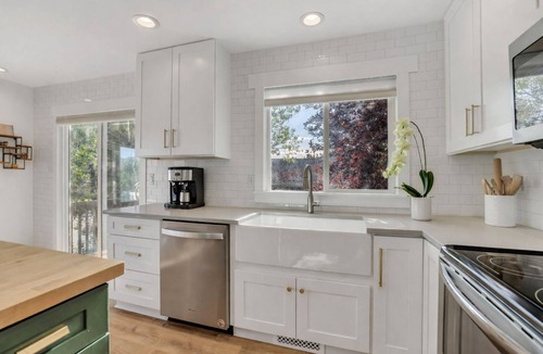 Heber House | NEW! 4 B/3b- Sleeps 10! Family & Pet Friendly! Rustic Chic Stays