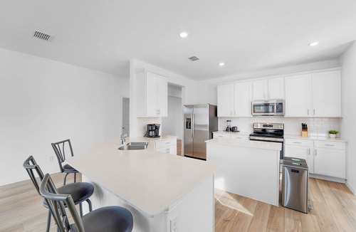 Fate House | New 4-bed, 2 bath, serene, stylish, amenity-rich haven for comfort and luxury.