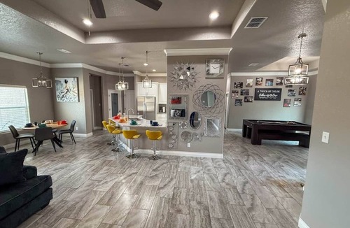 Amistad National Recreational Area House | NEW 4 BED | Pool-Table, Ping-Ping, Arcade, Office