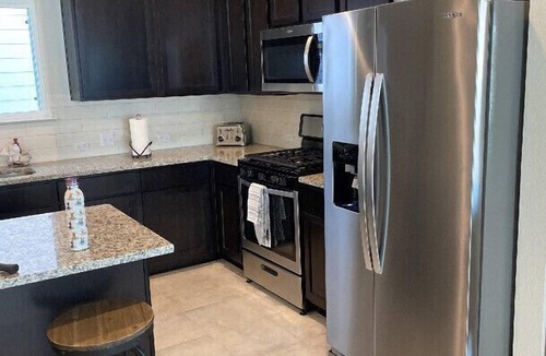 San Marcos House | New 4 Bedrm Hm Pet Friendly Close to NB~Austin~SA Special Rates for longer stays