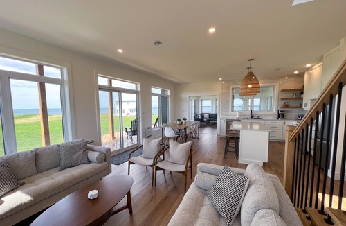 Sea View House | NEW 4 Bedroom, Oceanview, Sunroom, Close to beaches