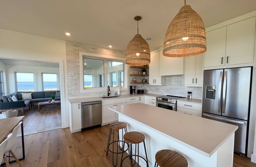 Sea View House | NEW 4 Bedroom, Oceanview, Sunroom, Close to beaches