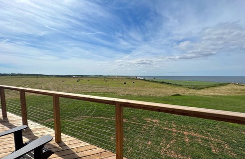 Sea View House | NEW 4 Bedroom, Oceanview, Sunroom, Close to beaches