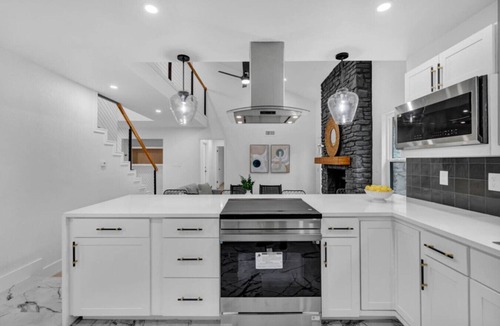 Northwest Balcones House | New 4BD/3BA Retreat I Deer View I Greenbelt I Patio I Greenbelt