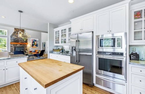 Calistoga House | New! 4bd Pool & Spa property Walkable to Downtown