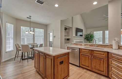 Alden Bridge House | New! 4BR/Easy Access to all Woodlands amenities