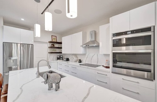 Lake Ridge House | New 4BR Upscale Family Haven