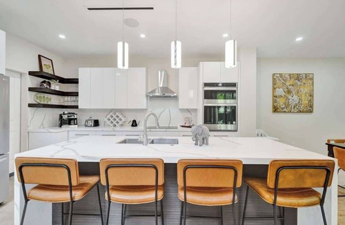 Lake Ridge House | New 4BR Upscale Family Haven