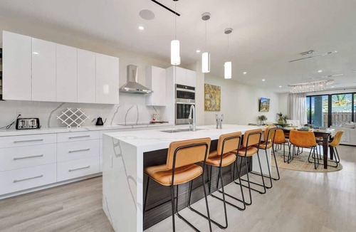 Lake Ridge House | New 4BR Upscale Family Haven