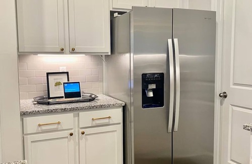 Aiken House | New 5 BR Across USC Aiken - Neighborhood Pool