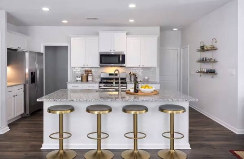 Aiken House | New 5 BR Across USC Aiken - Neighborhood Pool