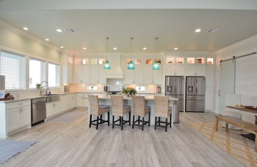 Crystal Beach House | New~ 6 Bedroom 5 bath ~ Pool and Spa ~ Beach Views~ Direct Beach Access