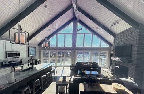 Cadiz House | New 6 bedrooms! Lake Barkley Lake House