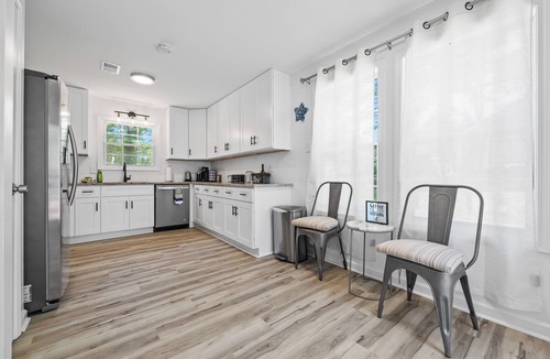 Stone Mountain House | NEW 6BDR+1 Stone Mountain Retreat