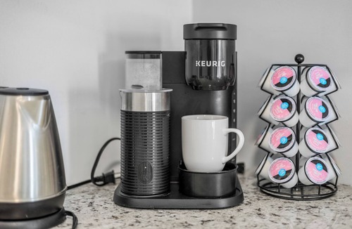 Stone Mountain House | NEW 6BDR+1 Stone Mountain Retreat