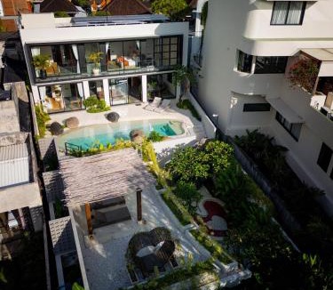 Pererenan Villa | NEW 6BR Luxury Estate I Butler I Jacuzzi I Breakfast I in the central Pererenan Canggu
