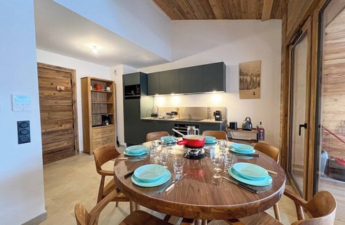 Le Praz de Lys Apartment | New 6p Apt | Ski-in/out & Central