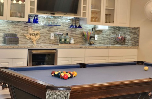 Creedmoor House | NEW 7 PERSON JACUZZI SPA AVAILABLE NOW ! Country setting - Space to run & play!