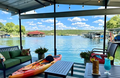 Osage Beach House | NEW! 8 bedrooms-Sleeps 20-2 Kitchens-Kayak-Rope Swing-Game Room-Easy Parking