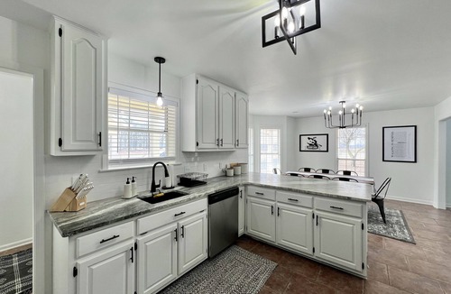 Marion House | NEW! 901 Country Charm - Minutes from Memphis, TN!