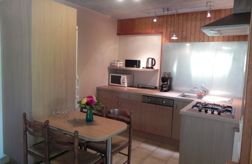 Bigaroque Apartment | New accommodation, comfort, by the river, covered terrace