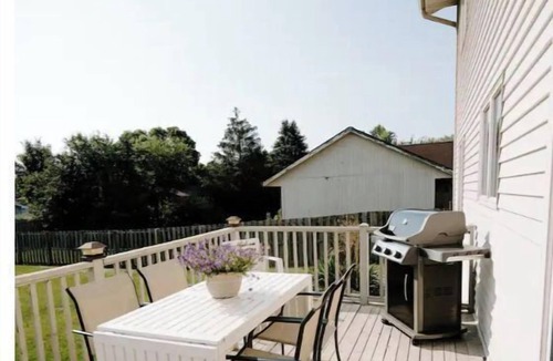 Ames House | NEW Ames Getaway - Centrally Located, Sleeps 8