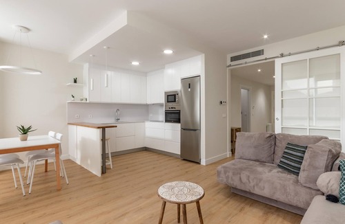 Bilbao City Centre Apartment | New and bright in Plaza Moyua
