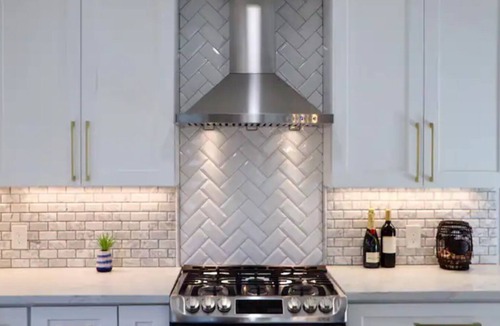 Fairview House | New and modern 3B/2B home!