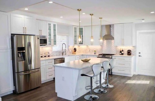 Fairview House | New and modern 3B/2B home!