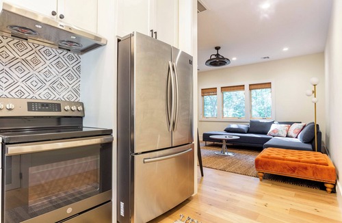 Bridgehampton House | New and Modern Bridgehampton Accommodations