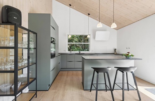 Grenaa House | New and modern holiday home with hot tub
