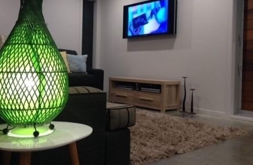 Surfdale House | New and stylish self contained bach