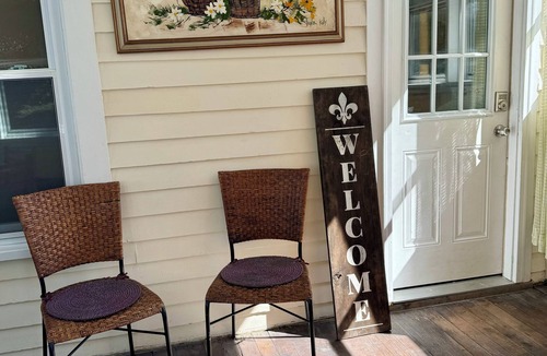 Southington House | NEW-Another Fun Downtown Location 1st floor