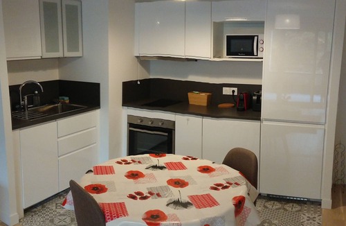 Le Plessis-Robinson Apartment | New apartment in lush greenery, near tram