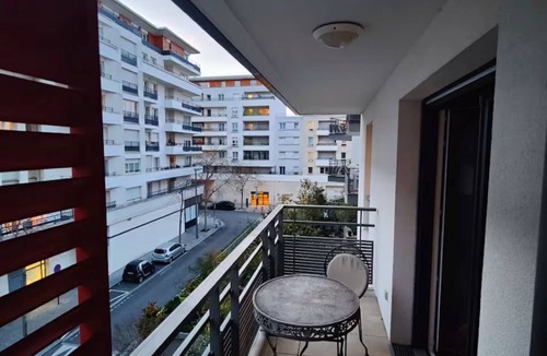 Bois-Colombes Apartment | New apartment 15 minutes from Paris