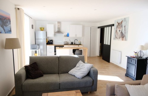 Err Apartment | New apartment, 5 beds – 8 km from the resorts