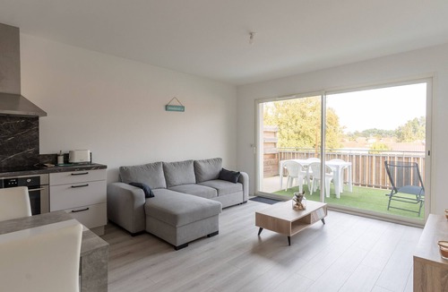 Mimizan Apartment | New apartment for 4 in central Mimizan with parking