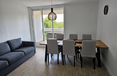 Dinan Apartment | New apartment for 8/9 people in the heart of Dinan (with parking)