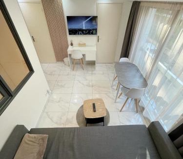 Quartier de la Maison-Blanche Apartment | New Apartment in Paris center metro 7 & 14 Maison Blanche