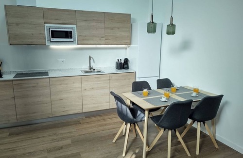 Ciutat Jardi Apartment | New apartment in the heart of Valencia, next to the vibrant Plaza del Cedro.