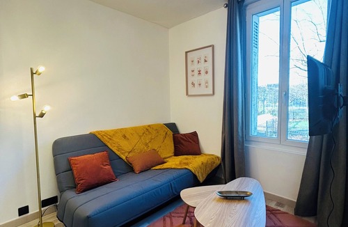 La Fuye-Velpeau Apartment | New apartment near train station