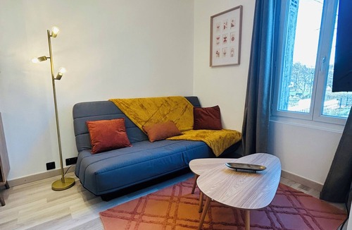 La Fuye-Velpeau Apartment | New apartment near train station