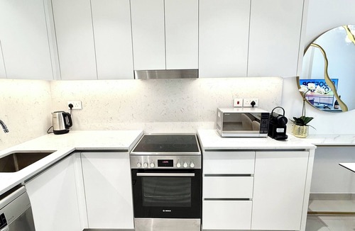 Umm Suqeim 3 Apartment | New apartment next to Burj Al Arb with big terrace