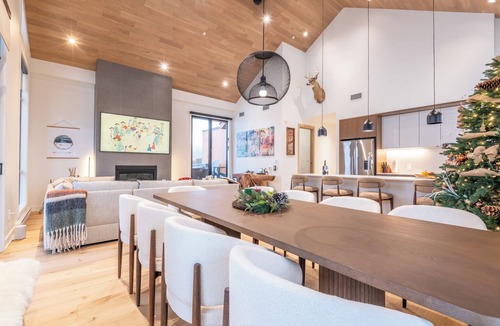 Versant Soleil Condo | New ! Arbora Tremblant Penthouse | Private Hot Tub + Rooftop Terrace
