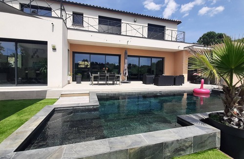 Saint-Gely-du-Fesc Villa | New architect-designed villa, 180m2, swimming pool, 12 minutes from Montpellier
