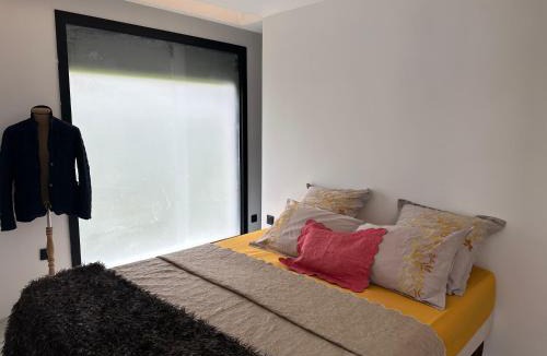 Champs-sur-Marne Villa | New Architect-Designed Villa